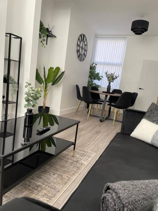 Beautiful Anfield Family Holiday home Liverpool